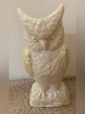 Vintage Belleek Porcelain Owl Vase 8-1/4” 7th Mark EUC